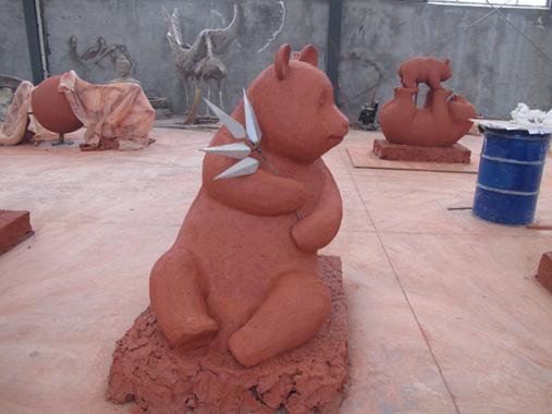 “熊猫家园”主题雕塑