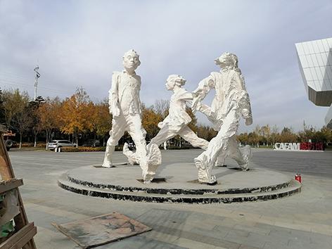 中央美院廊坊美术馆“行走者雕塑”